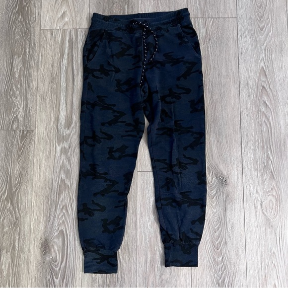 Sundry Blue Camo Joggers - Picture 3 of 11